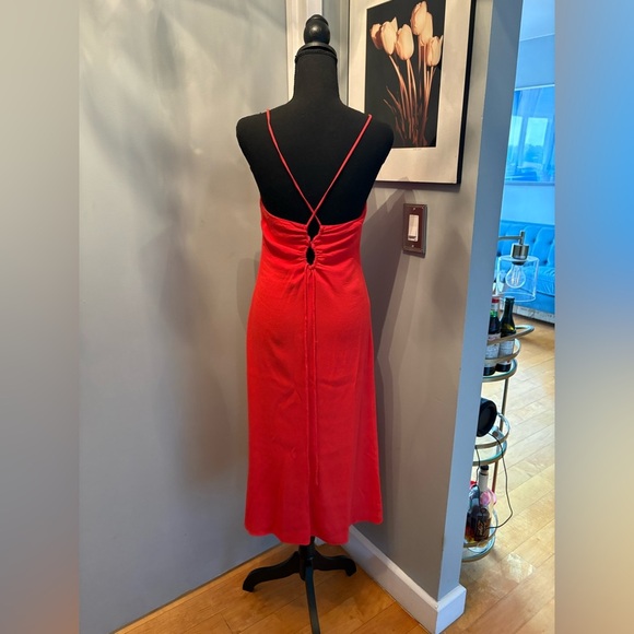 Reformation Dover dress in Hot Day - Picture 9 of 14